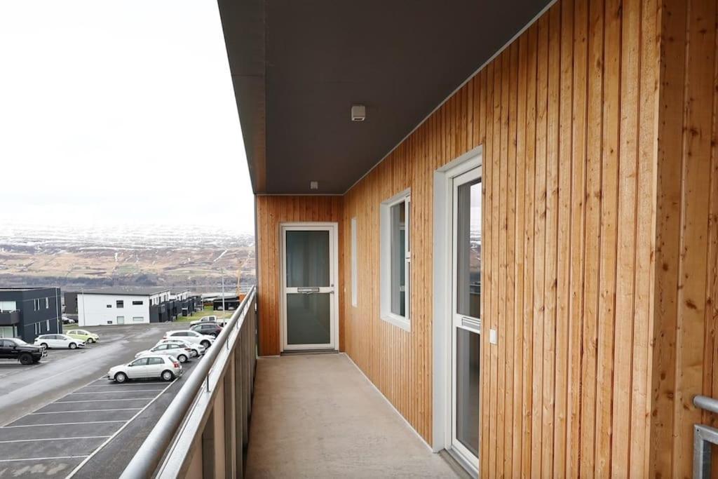 Nice & Cozy Two Bedroom Apartment With A Balcony Акурейри Экстерьер фото