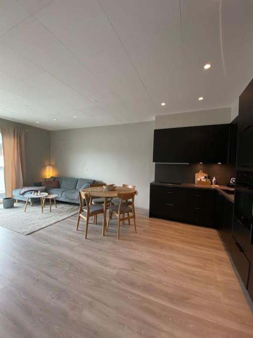 Nice & Cozy Two Bedroom Apartment With A Balcony Акурейри Экстерьер фото