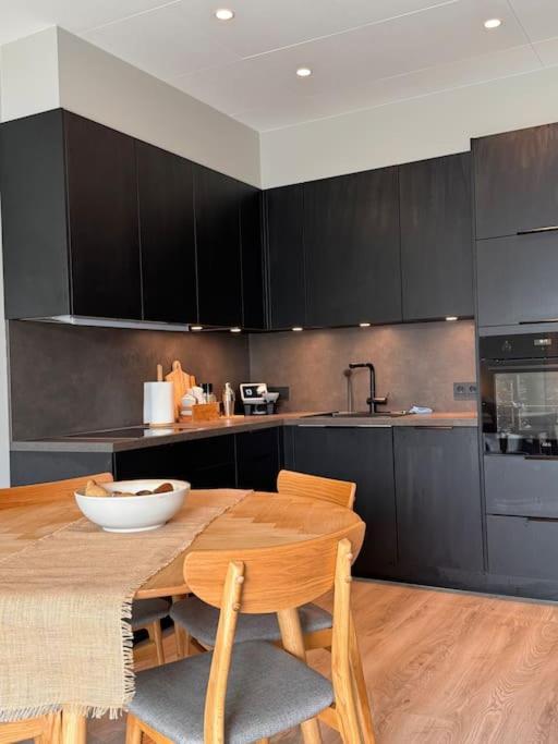 Nice & Cozy Two Bedroom Apartment With A Balcony Акурейри Экстерьер фото