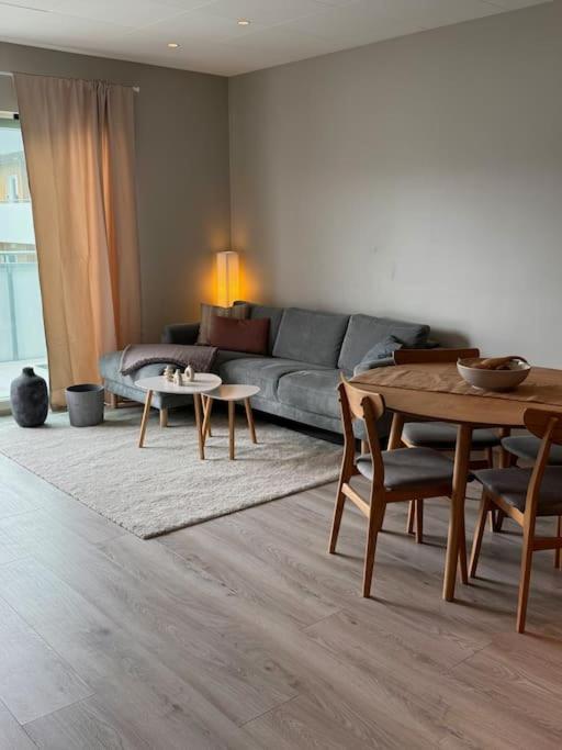 Nice & Cozy Two Bedroom Apartment With A Balcony Акурейри Экстерьер фото