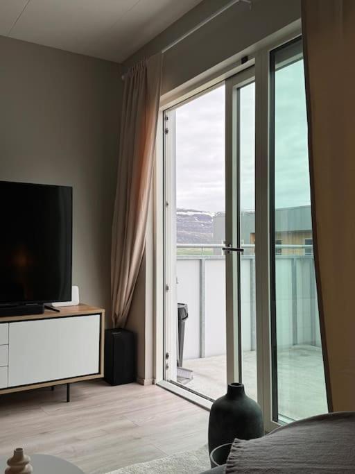 Nice & Cozy Two Bedroom Apartment With A Balcony Акурейри Экстерьер фото